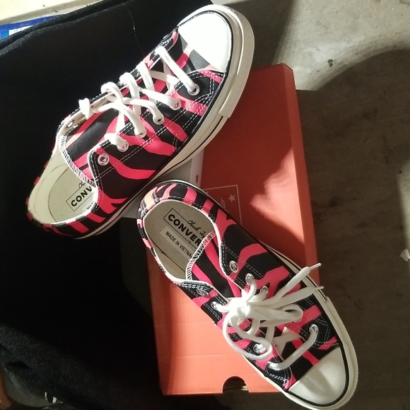 NIB authentic CONVERSE ARCHIVE PRINT CHUCK 70 OX BLACK/RACER/PINK/EGRET - Picture 2 of 11